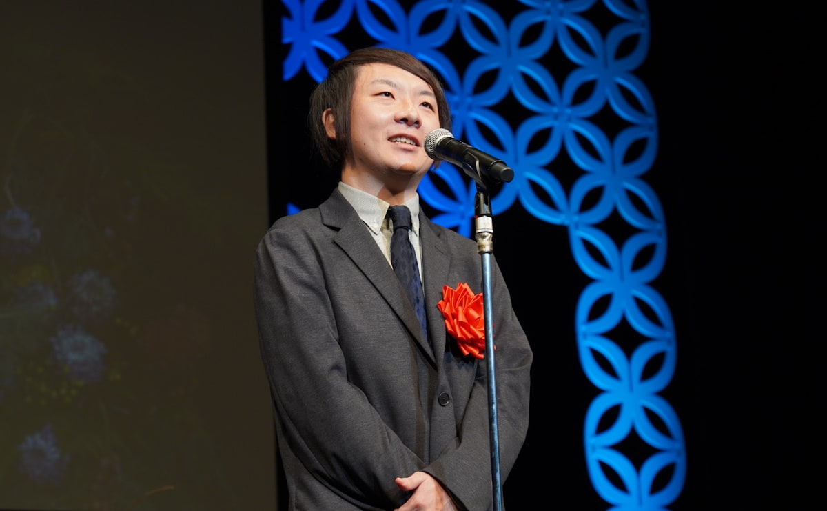 「作家だけで食べていけない悔しさ」を創作の力に　野宮有さん『殺し屋の営業術』が乱歩賞に輝くのサムネイル