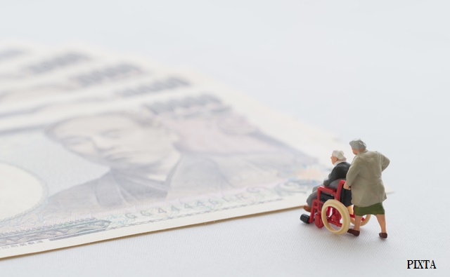親の介護費で貯蓄がない...50代で「資産を見直さない人」の悲劇的な末路