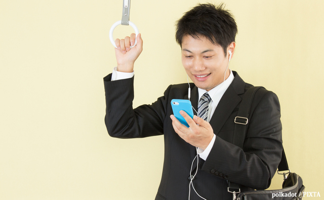 毎朝の通勤電車。ゲームは脳にとってよいのか、悪いのか～脳外科医がアドバイス