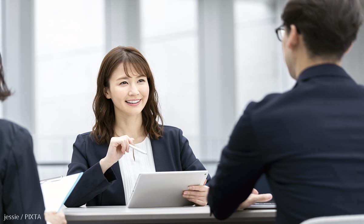 会話がはずむ人は何が違う？　「また話したい」と思われる雑談のコツのサムネイル