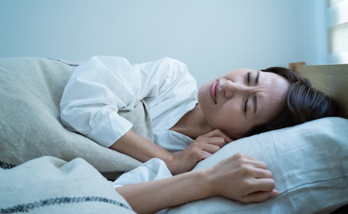 「寝ても休まらない」を解消！15秒でできる「漸進的筋弛緩法」が不眠に効くのサムネイル