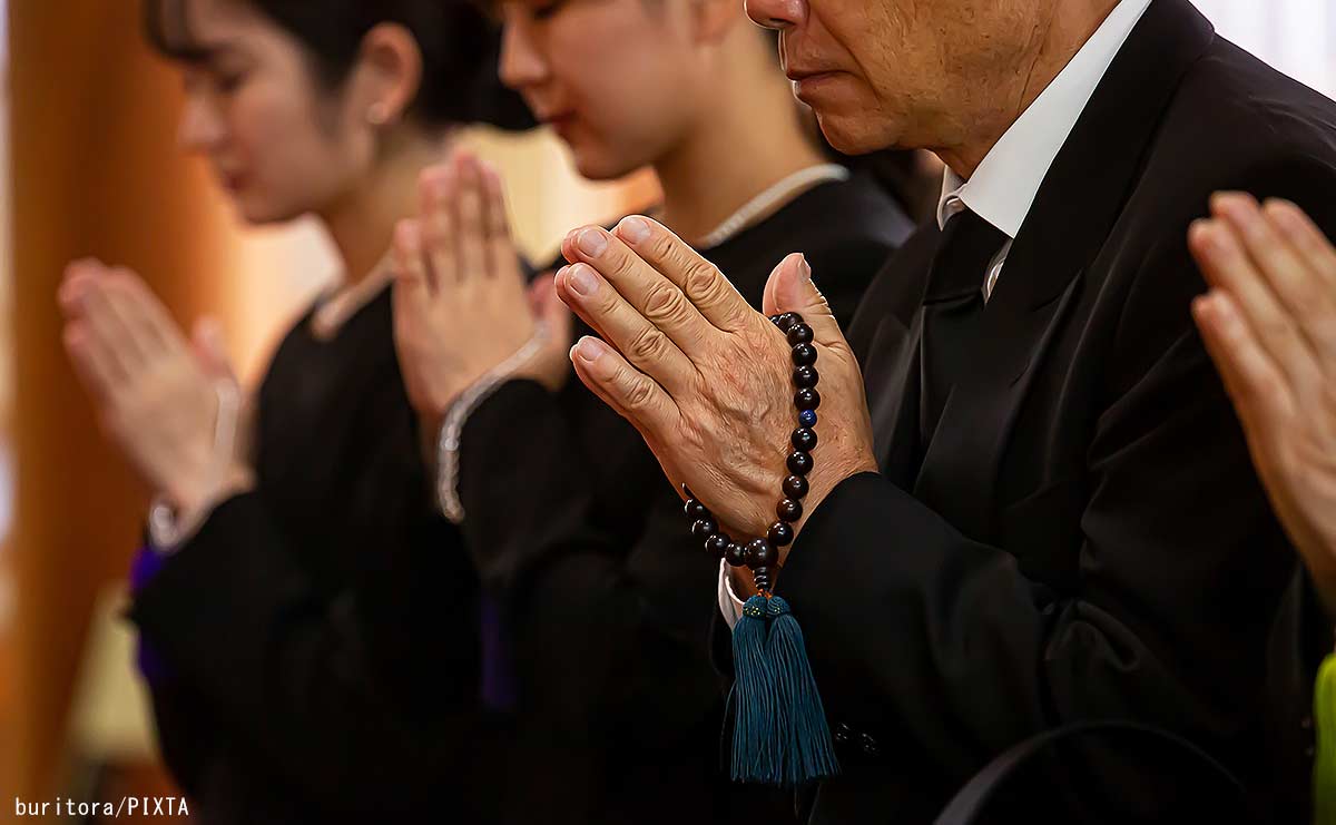 【日本の「伝統」の謎#2】焼香は匂い対策？喪服は本来白色？葬式の意外な由来のサムネイル