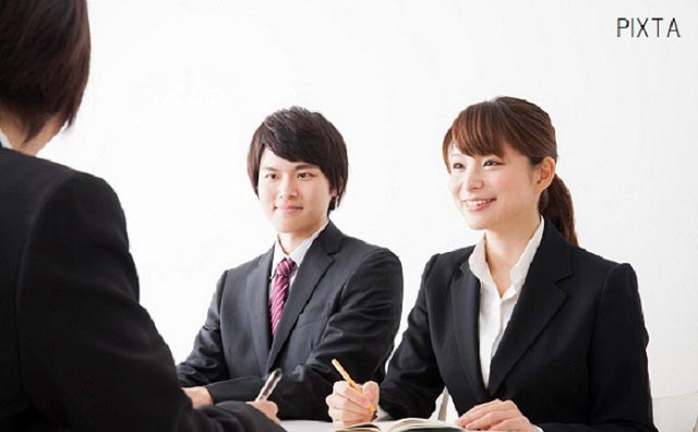会話が弾む人が「無意識にやっている3つの行動」のサムネイル